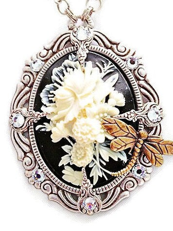 Dragonfly Flower Necklace, Flower Necklace, Insect Jewelry, Dragonfly Necklace, Pearl Necklace, Dragonfly Pendant, Silver Necklace