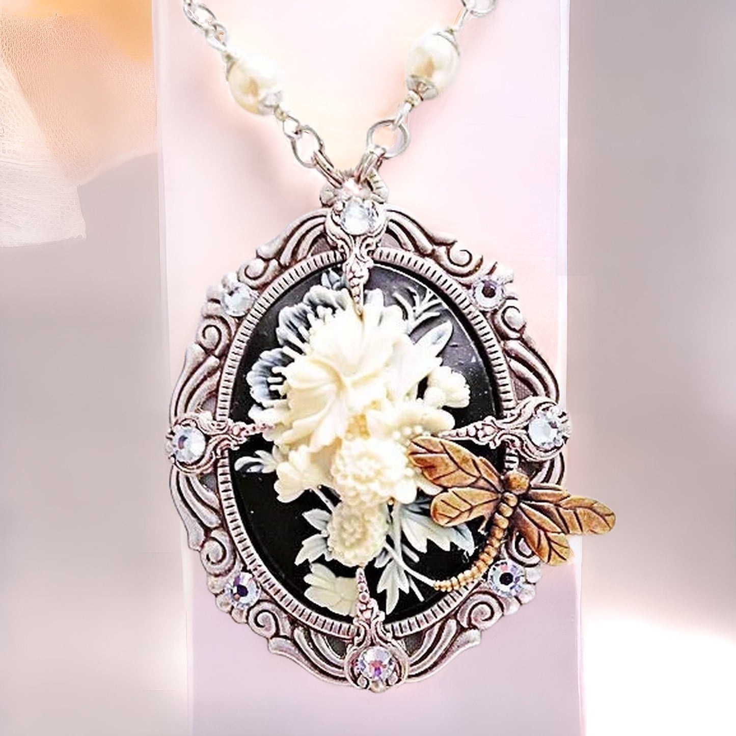 Dragonfly Flower Necklace, Flower Necklace, Insect Jewelry, Dragonfly Necklace, Pearl Necklace, Dragonfly Pendant, Silver Necklace