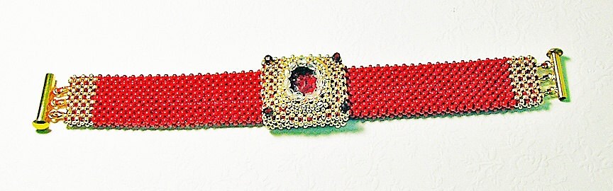 Handbeaded Red and Gold Bracelet