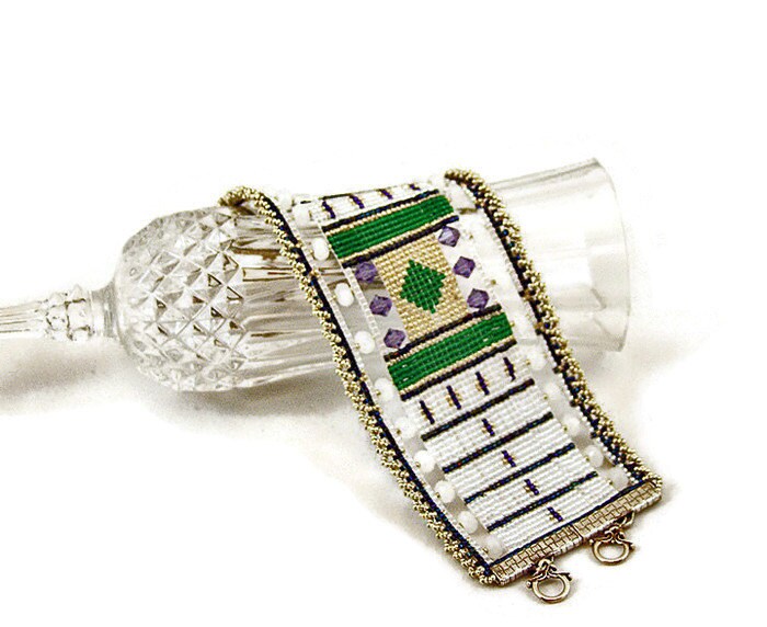 Cuff Bracelet in Art Deco Design, White Cuff, Loom Beaded Cuff, Handbeaded Bracelet, Beadwork Bracelet, Beaded Jewelry, Statement Bracelet