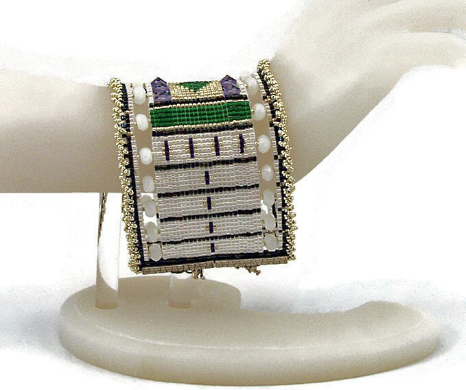 Cuff Bracelet in Art Deco Design, White Cuff, Loom Beaded Cuff, Handbeaded Bracelet, Beadwork Bracelet, Beaded Jewelry, Statement Bracelet