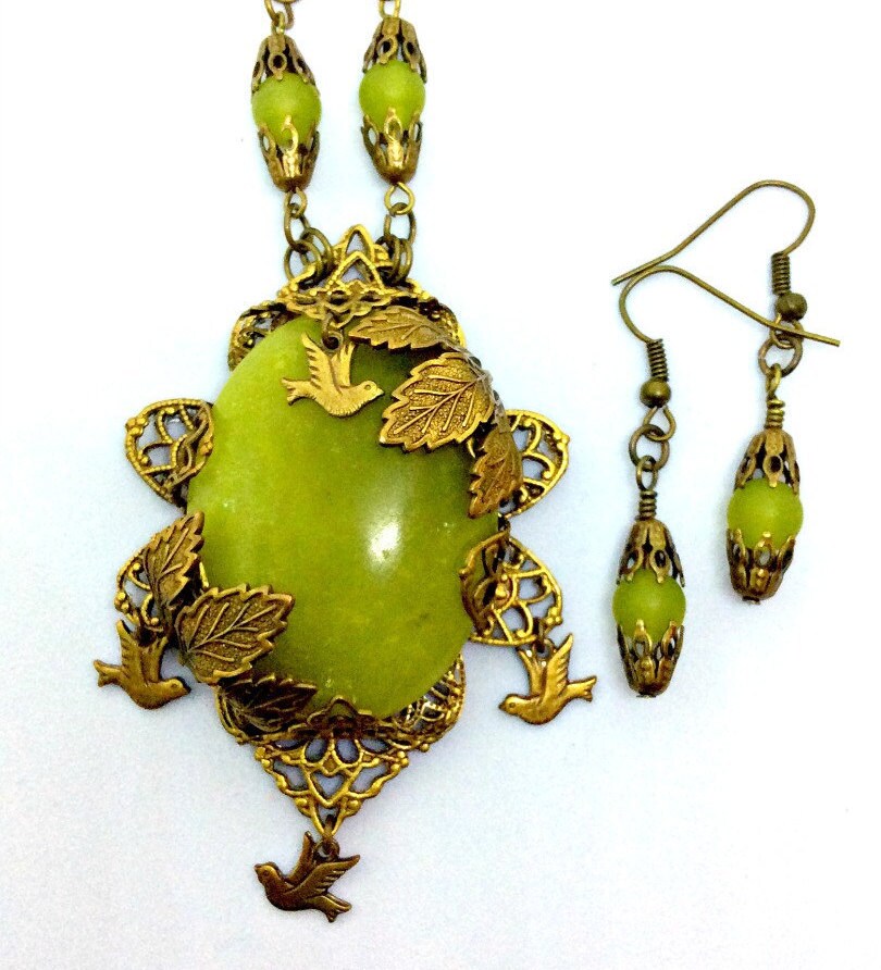 Olivine Jade Necklace, Green Necklace, Olive Jade Statement Necklace, Serpentine Necklace, Olivine Necklace, Olive Jade Jewelry