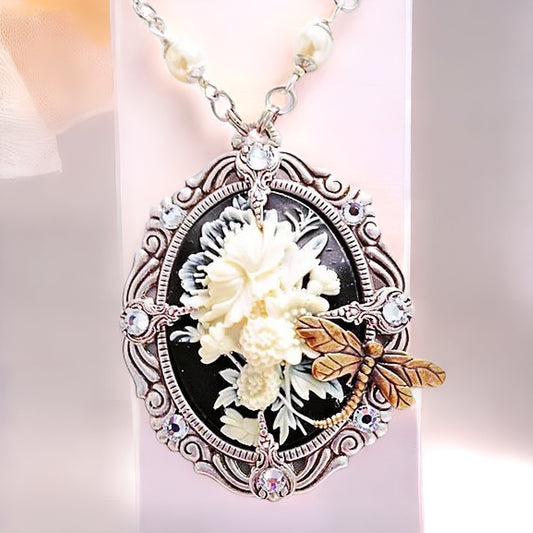 Dragonfly Flower Necklace, Flower Necklace, Insect Jewelry, Dragonfly Necklace, Pearl Necklace, Dragonfly Pendant, Silver Necklace